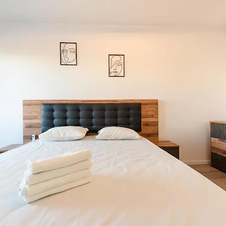 Vanda - Park-View Apartment With Private Balcony Bukarest Exterior foto